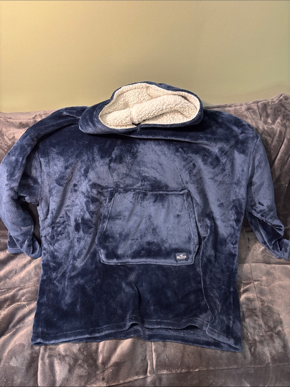 Hollister Navy Plush Crewneck Pullover with Cream Sherpa Hood Lining